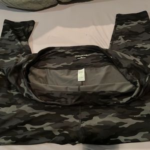 Maurice’s womens leggings 3X short